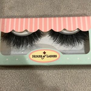 House of lashes false lashes brand new